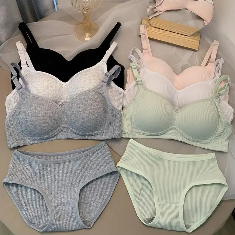 Комплект женского Бесшовного н – обзор и цена Bralette Triangle Set