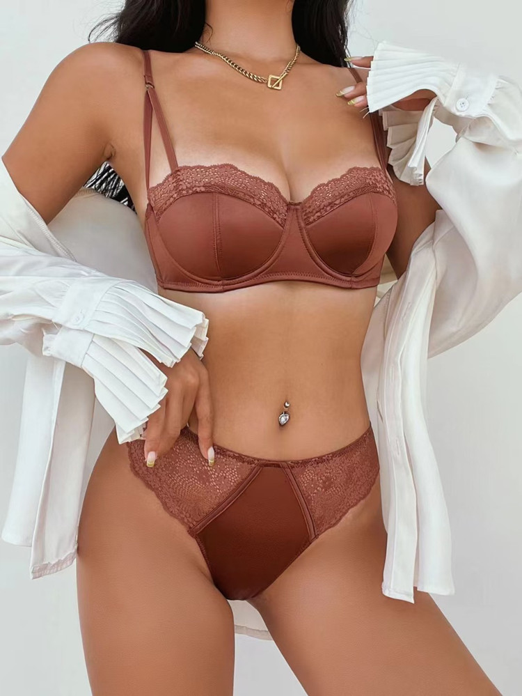 Нижнее белье с французской кру – обзор и цена Bralette Triangle Set